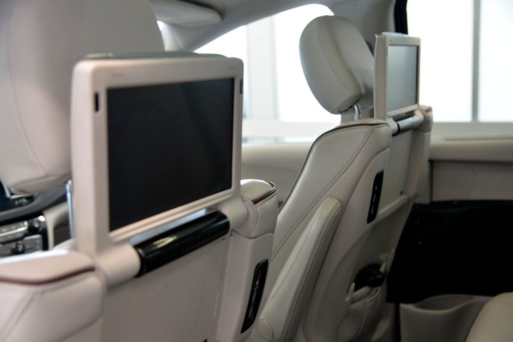 Used 2019 Chrysler Pacifica Limited w/ Advanced Safetytec Group image 30