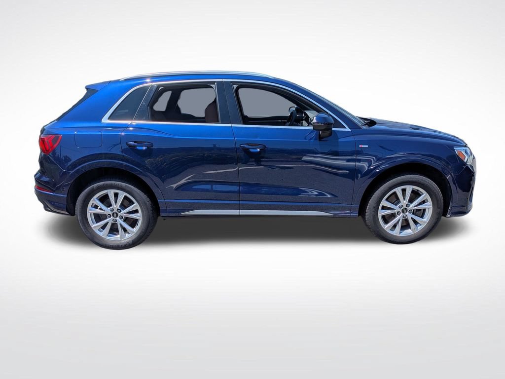 Used 2023 Audi Q3 2.0T Premium w/ Convenience Package AWD/4WD image 2