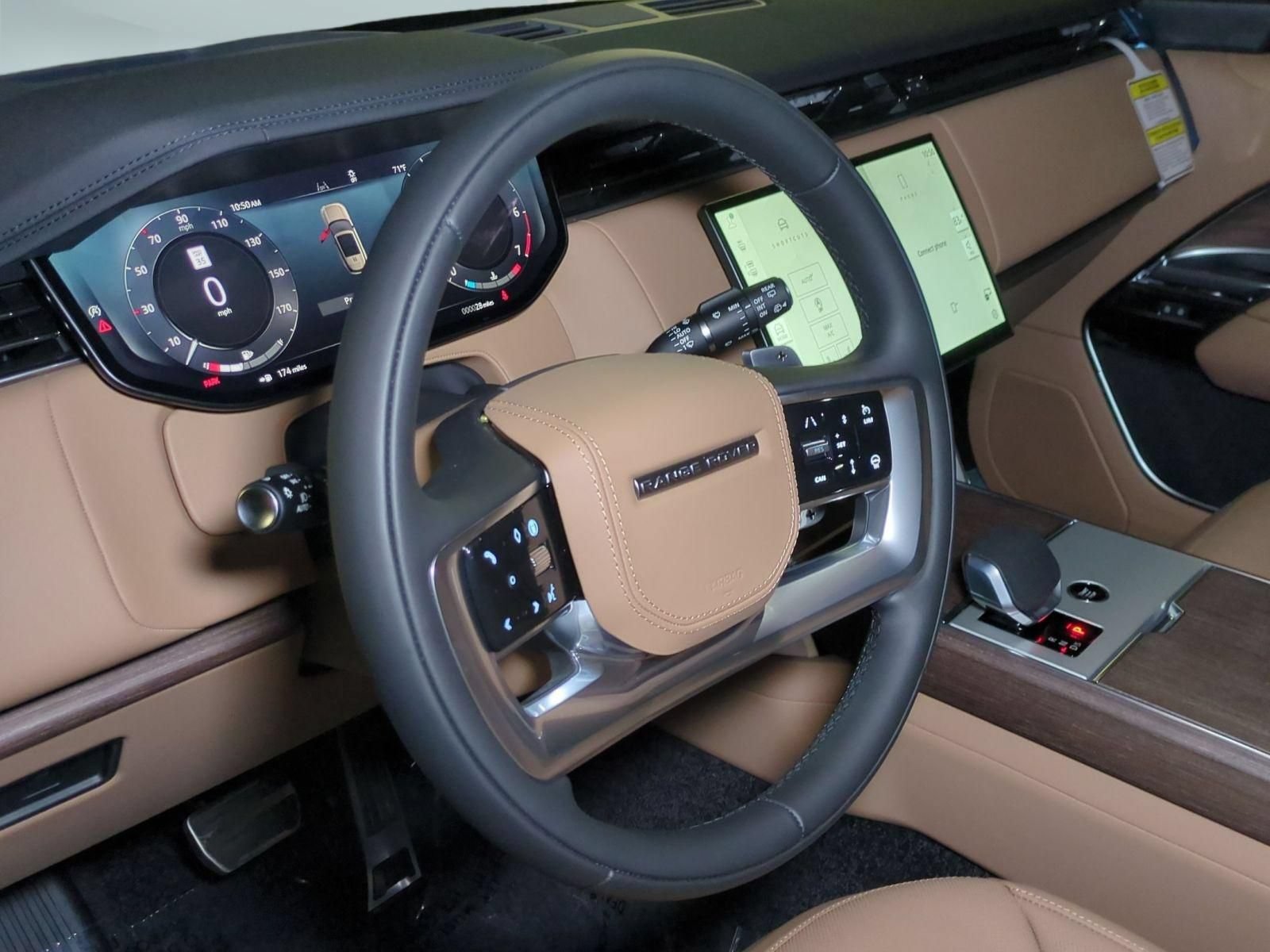New 2026 Land Rover Range Rover Long Wheelbase SE AWD/4WD image 17