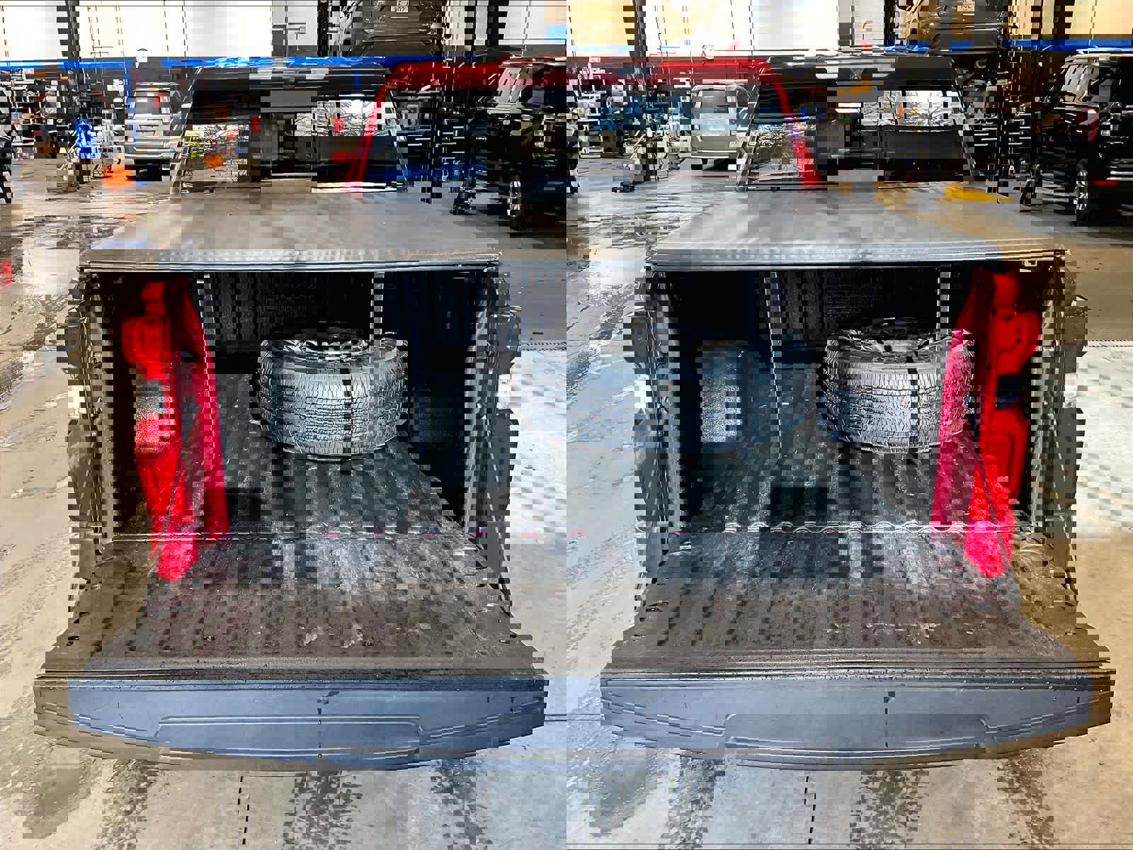 Used 2020 Chevrolet Silverado 1500 High Country w/ Technology Package image 32