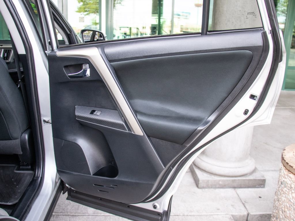 Used 2014 Toyota RAV4 XLE AWD/4WD image 24