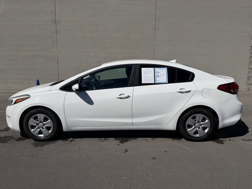 Used 2017 Kia Forte LX FWD image 2