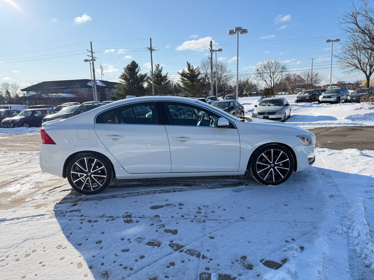 Used 2016 Volvo S60 T5 Premier image 4