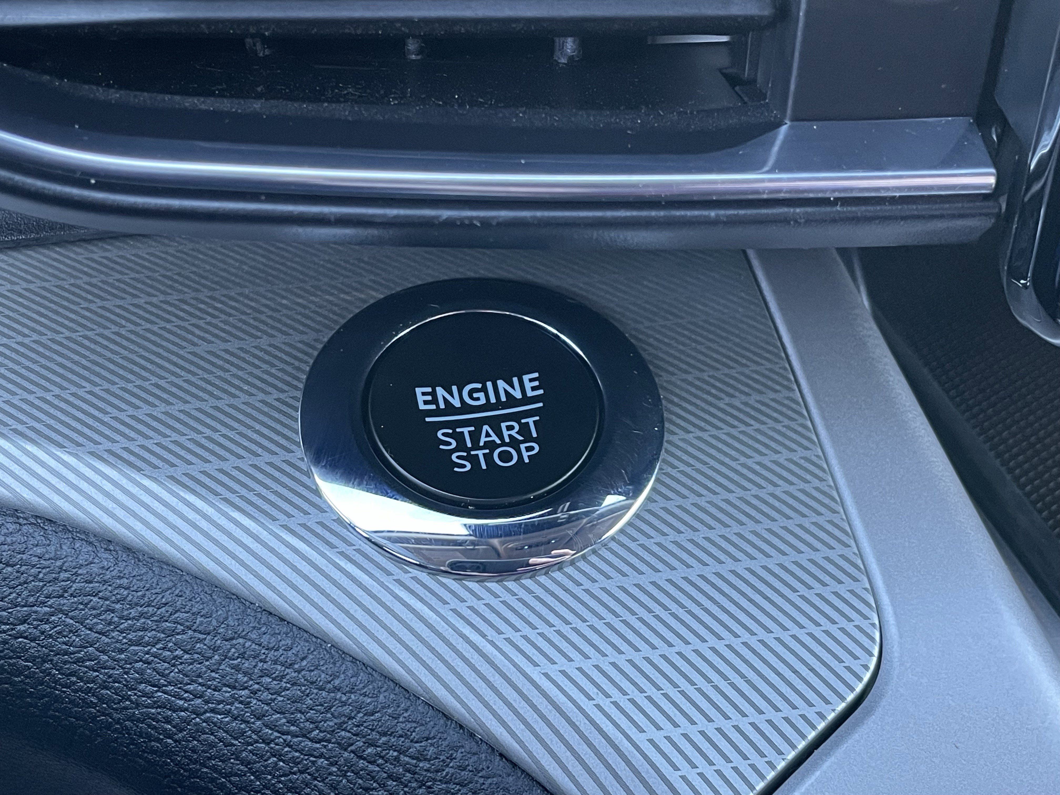 Used 2023 Ford Explorer XLT w/ Equipment Group 202A image 21