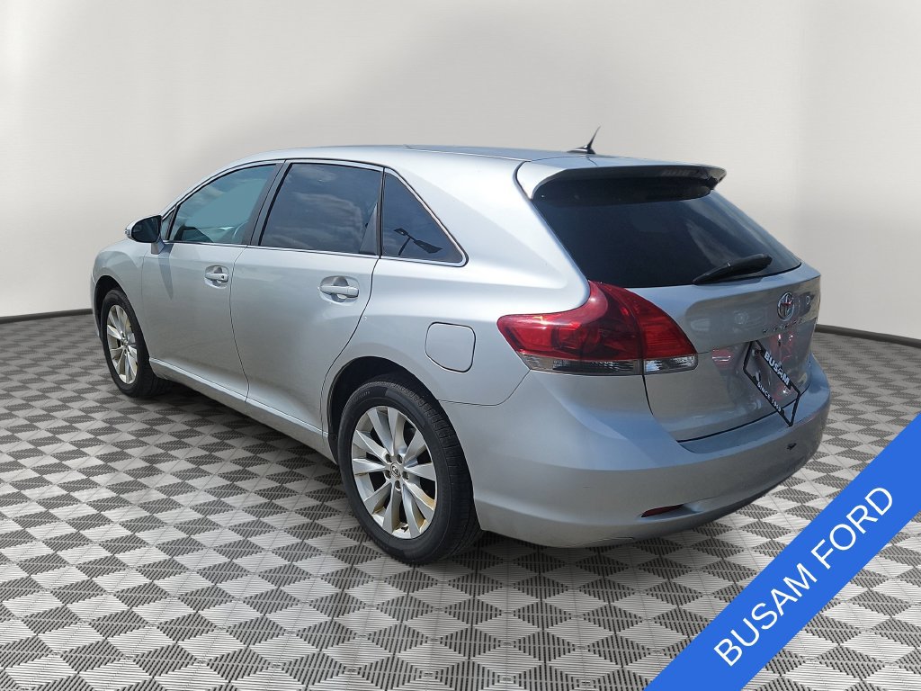 Used 2013 Toyota Venza LE FWD image 3