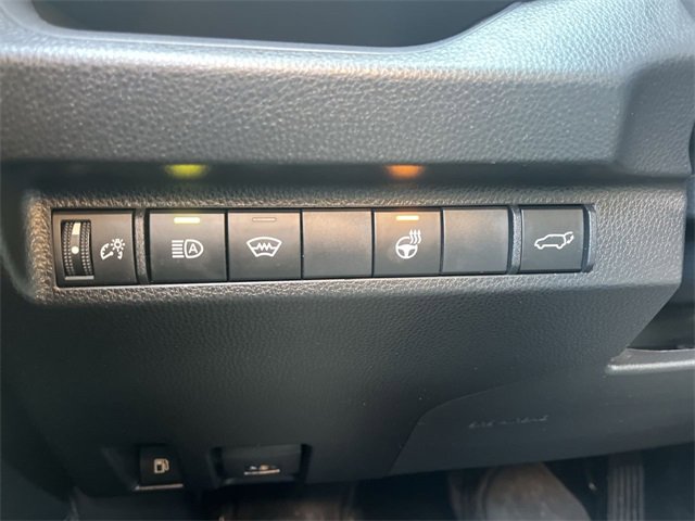 Used 2024 Toyota RAV4 SE image 18
