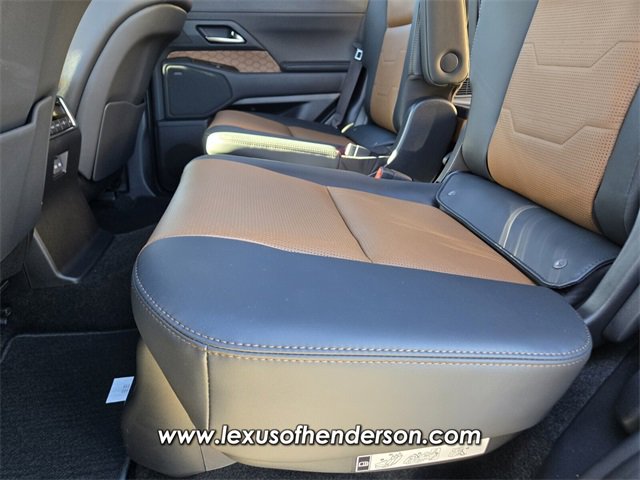 Used 2025 Lexus GX 550 image 12