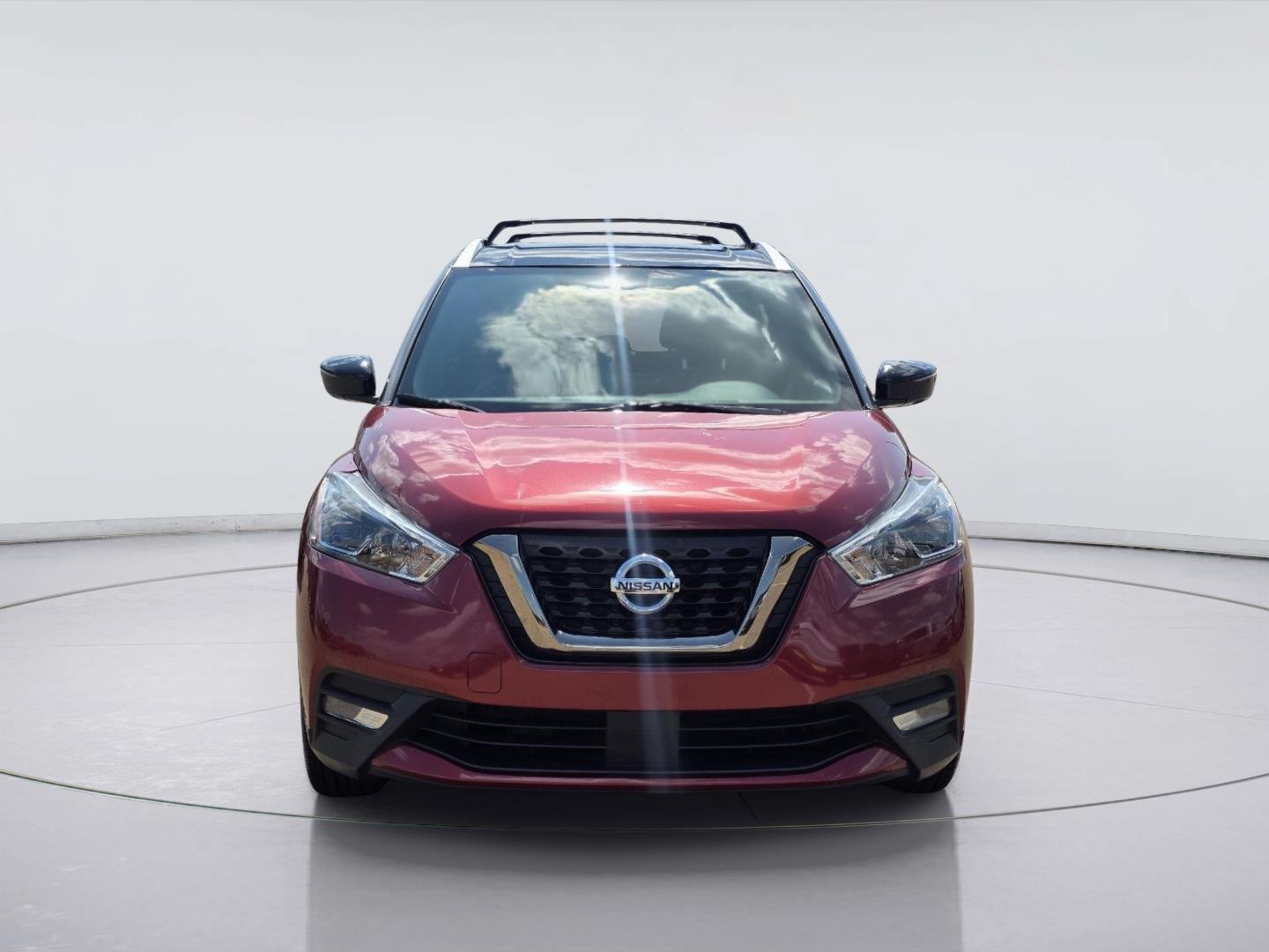 Used 2020 Nissan Kicks SR w/ Exterior Package FWD image 2