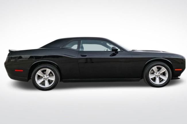 Used 2023 Dodge Challenger SXT image 4