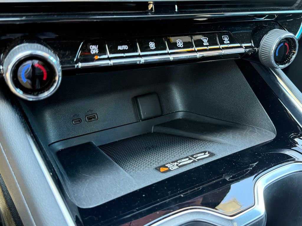 Used 2024 Chevrolet Traverse LT w/ Enhanced Driving Package image 57