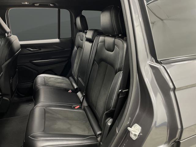 Used 2023 Jeep Grand Cherokee Altitude image 27
