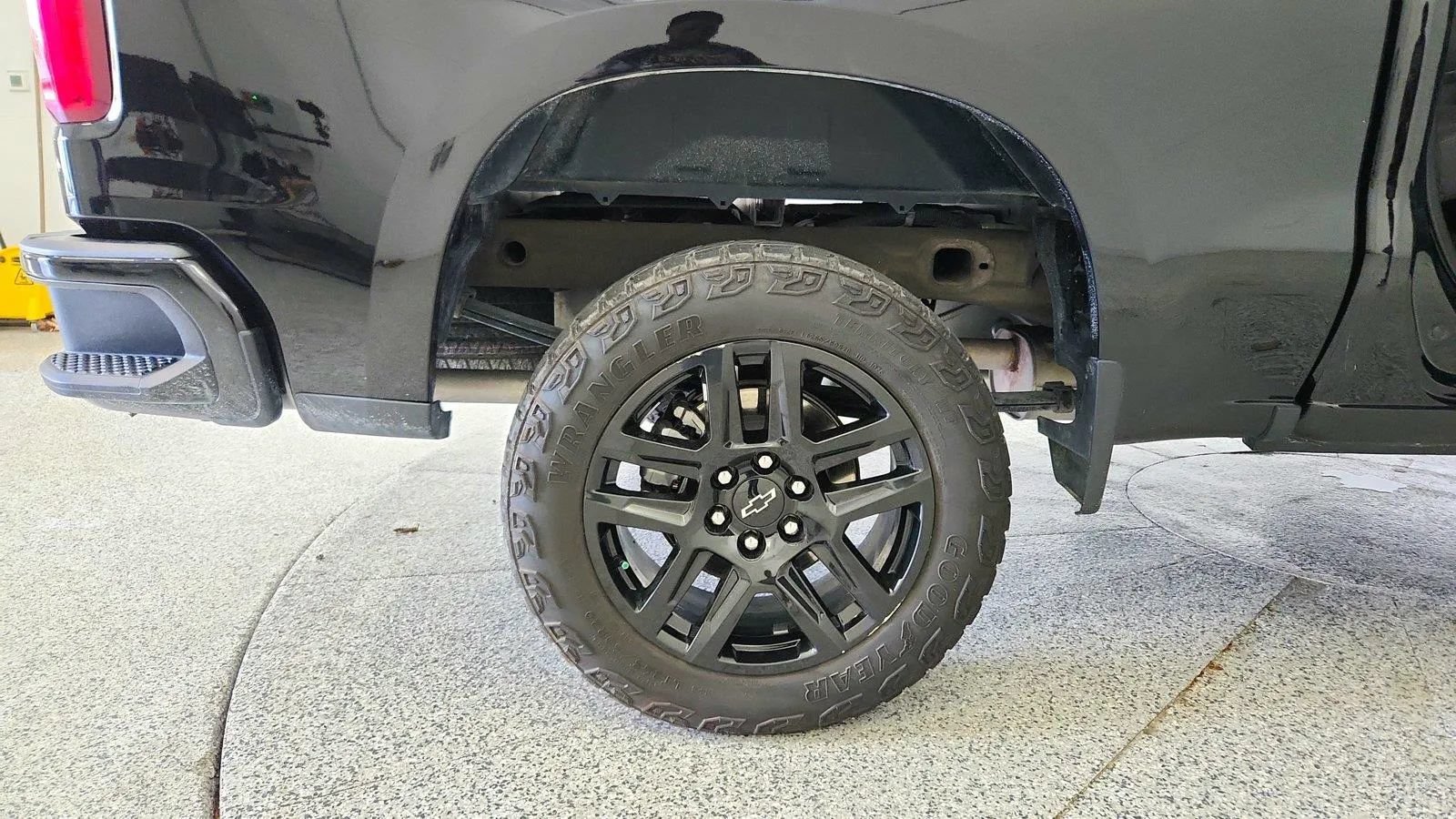 Used 2025 Chevrolet Silverado 1500 Custom Trail Boss AWD/4WD image 34