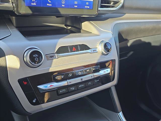 Used 2022 Ford Explorer XLT w/ Equipment Group 202A image 13