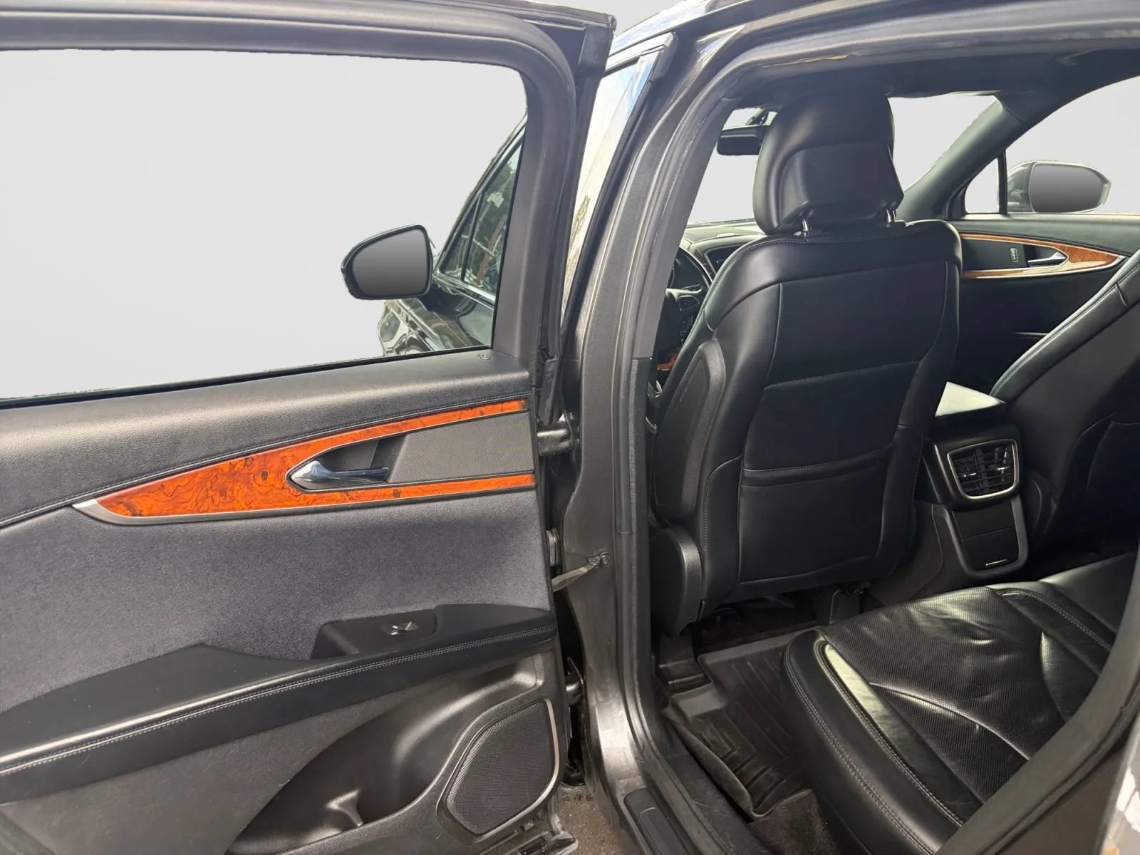 Used 2018 Lincoln MKX Reserve AWD/4WD image 14
