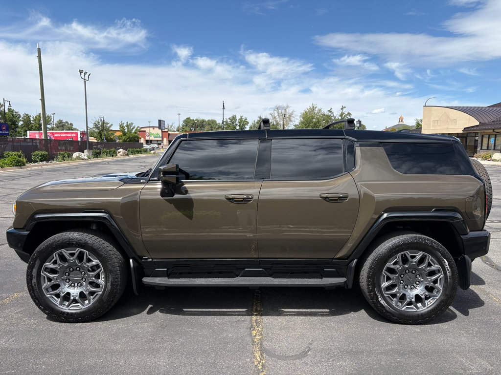 Used 2024 GMC Hummer EV 3X w/ LPO, Roof Cross Rail Package AWD/4WD image 12