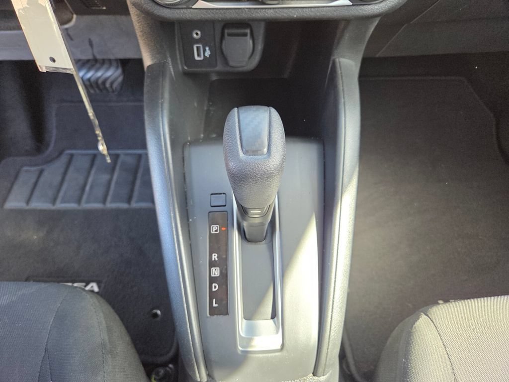 Used 2022 Nissan Versa S FWD image 27