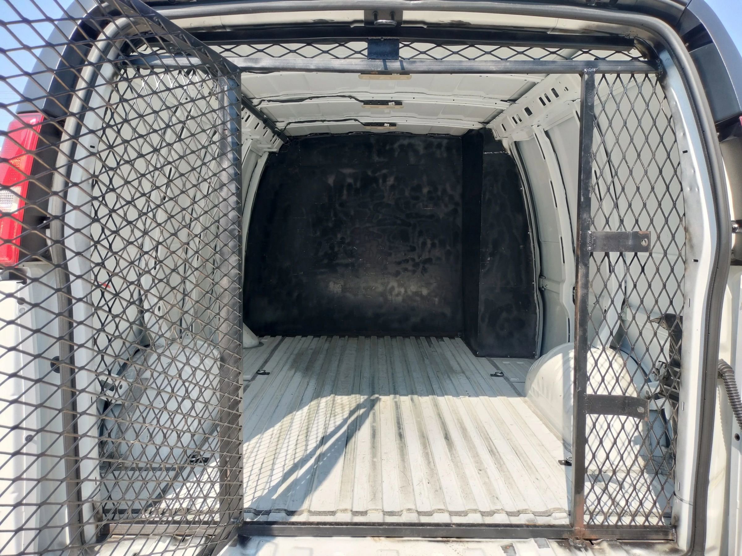 Used 2019 Chevrolet Express 3500 Extended w/ Driver Convenience Package RWD image 11