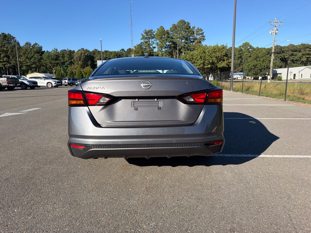Used 2025 Nissan Altima 2.5 SV FWD image 6