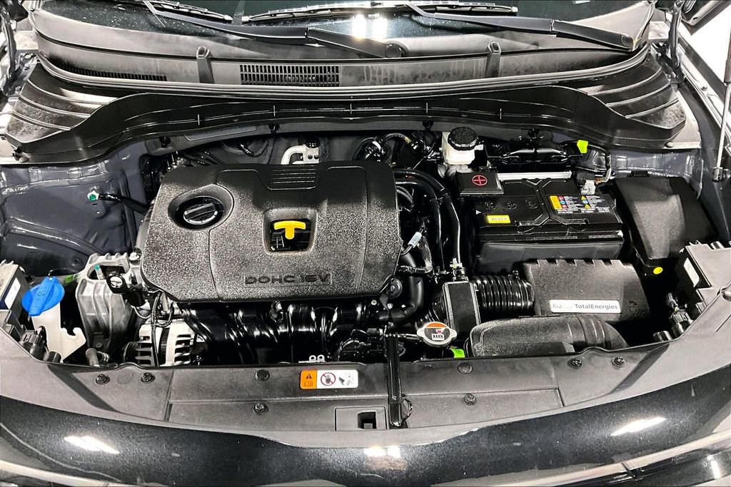 Used 2025 Kia Soul LX image 12