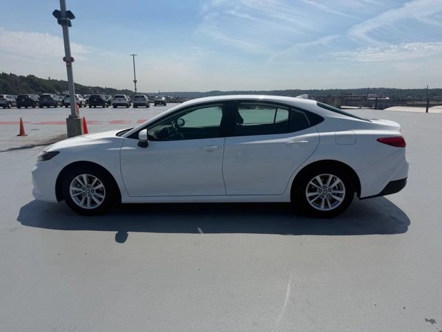 Used 2025 Toyota Camry LE FWD image 6