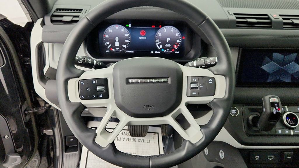 Used 2023 Land Rover Defender 90 SE image 13