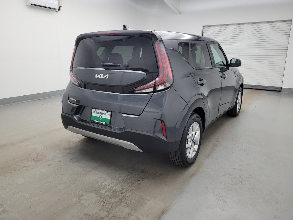 Used 2025 Kia Soul LX FWD image 9