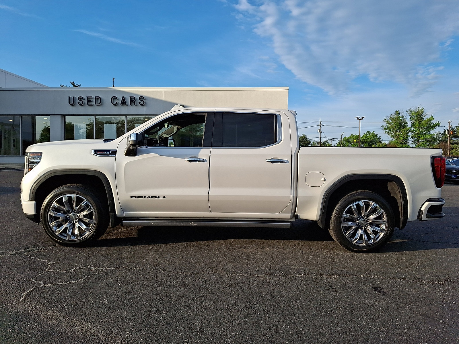 Certified 2025 GMC Sierra 1500 Denali w/ Denali Reserve Package AWD/4WD image 8