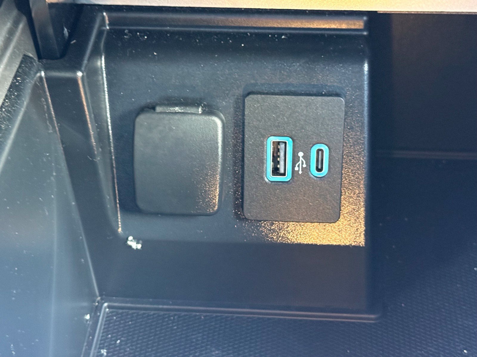 Used 2020 Ford Explorer ST w/ ST Street Pack AWD/4WD image 28