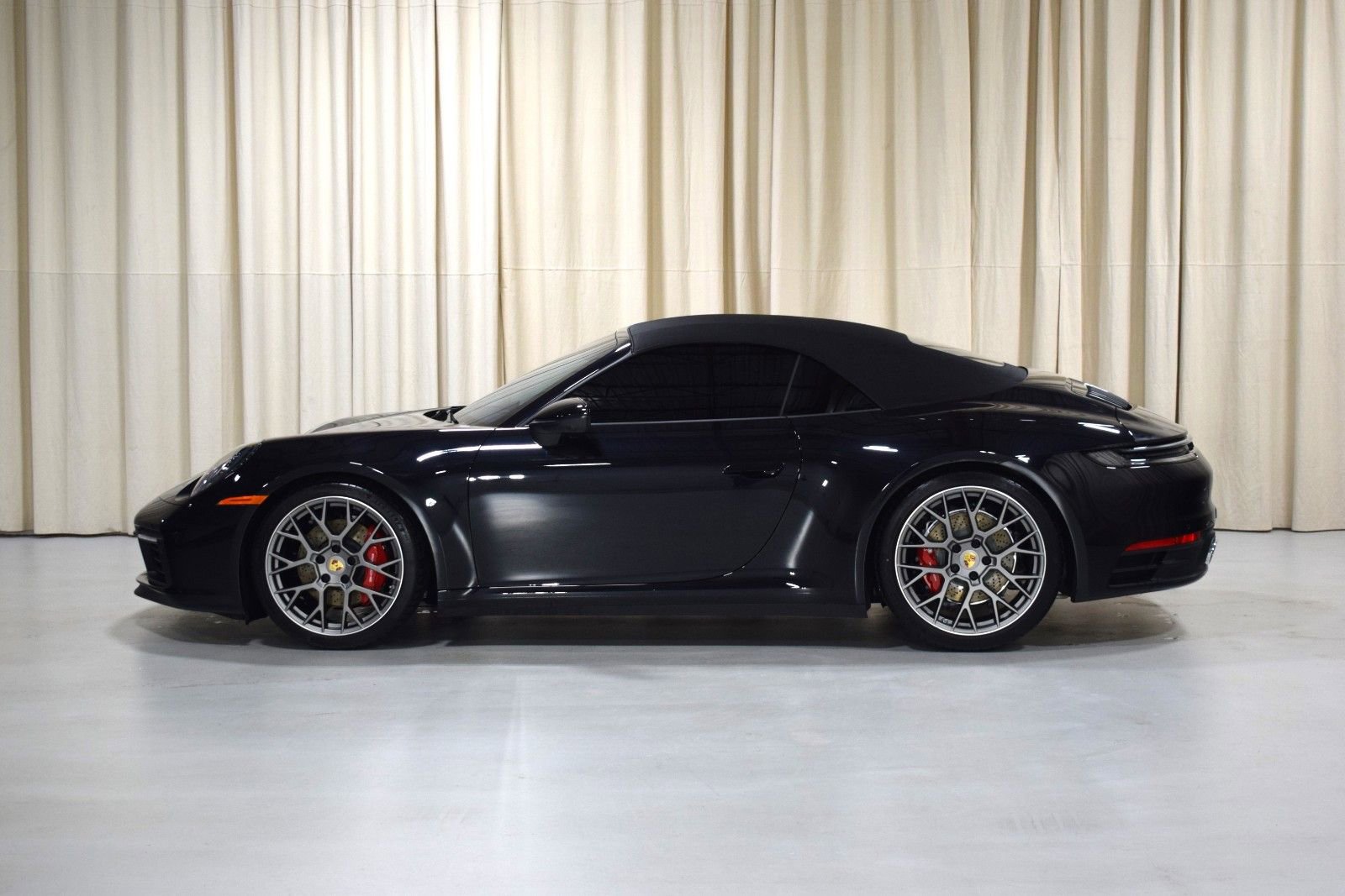 Used 2024 Porsche 911 Carrera 4S AWD/4WD image 6