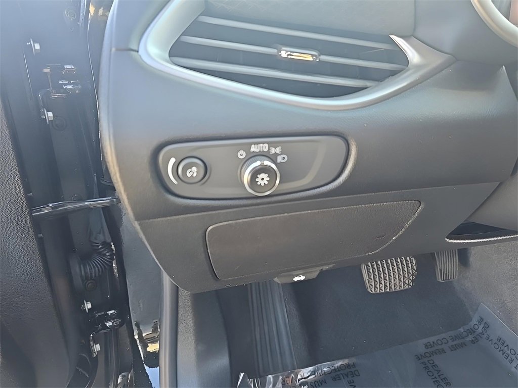 Used 2023 Chevrolet Malibu LT w/ Driver Confidence Package image 11