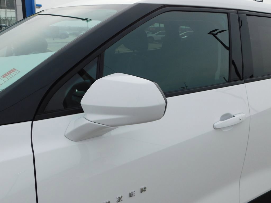 Used 2025 Chevrolet Blazer LT image 11