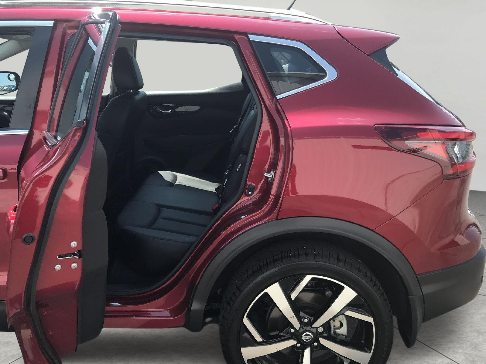 Used 2022 Nissan Rogue Sport SL AWD/4WD image 27