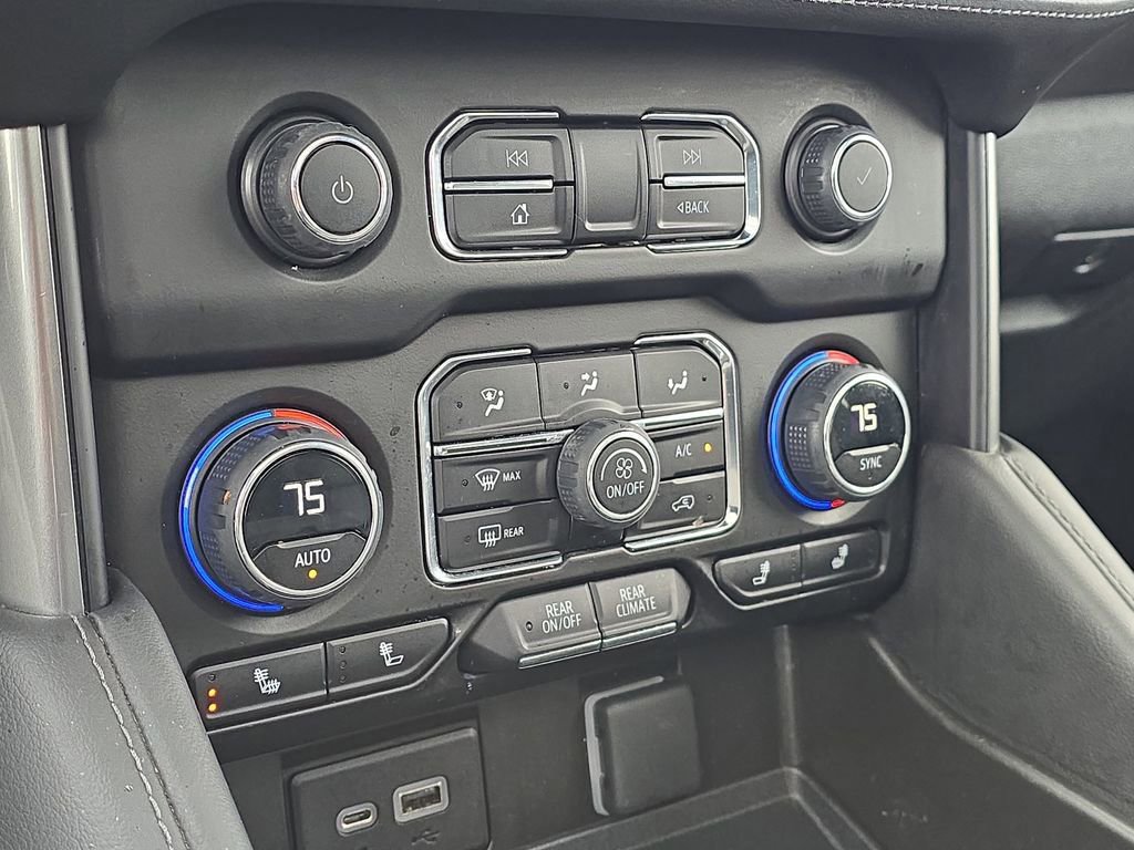 Used 2023 Chevrolet Suburban LT w/ LT Signature Plus Package image 29