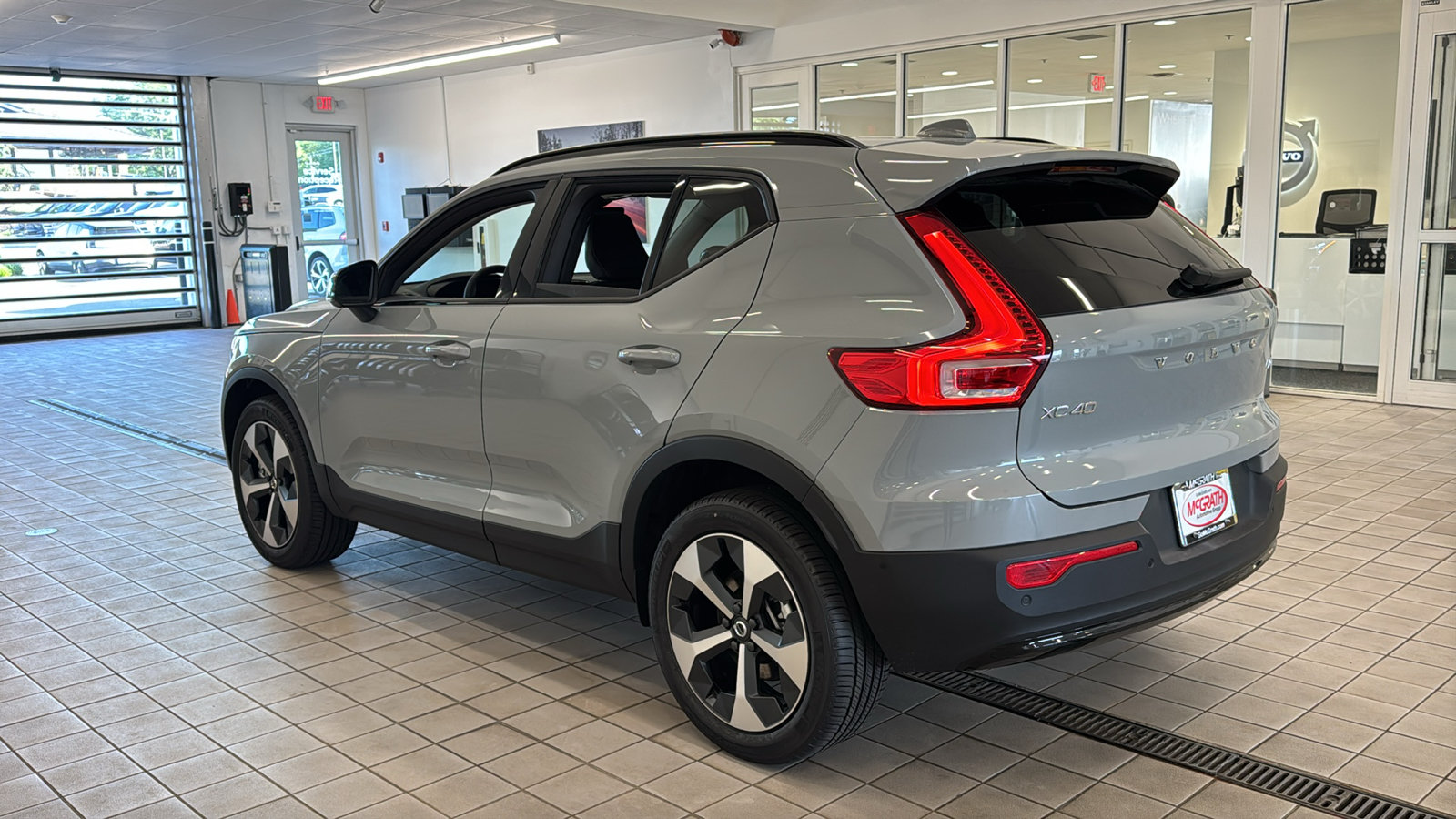 New 2026 Volvo XC40 B5 Plus w/ Protection Package Premier AWD/4WD image 7