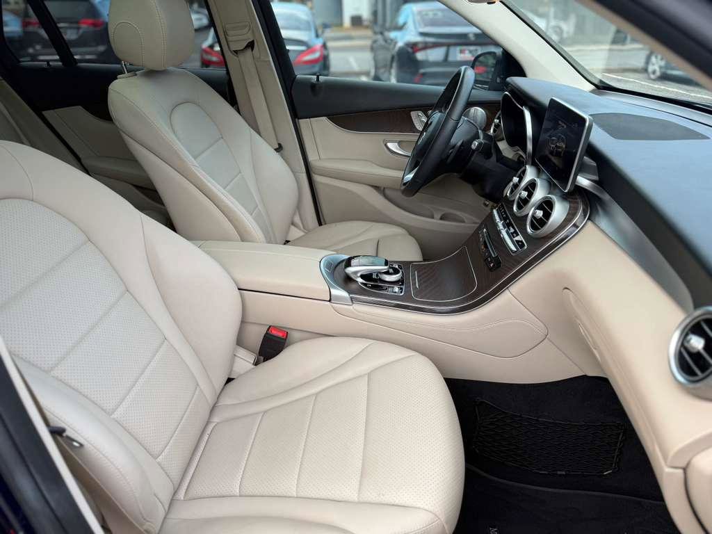 Used 2019 Mercedes-Benz GLC 350e 4MATIC image 16