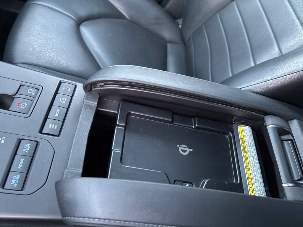 Used 2022 Toyota Highlander XLE AWD/4WD image 35