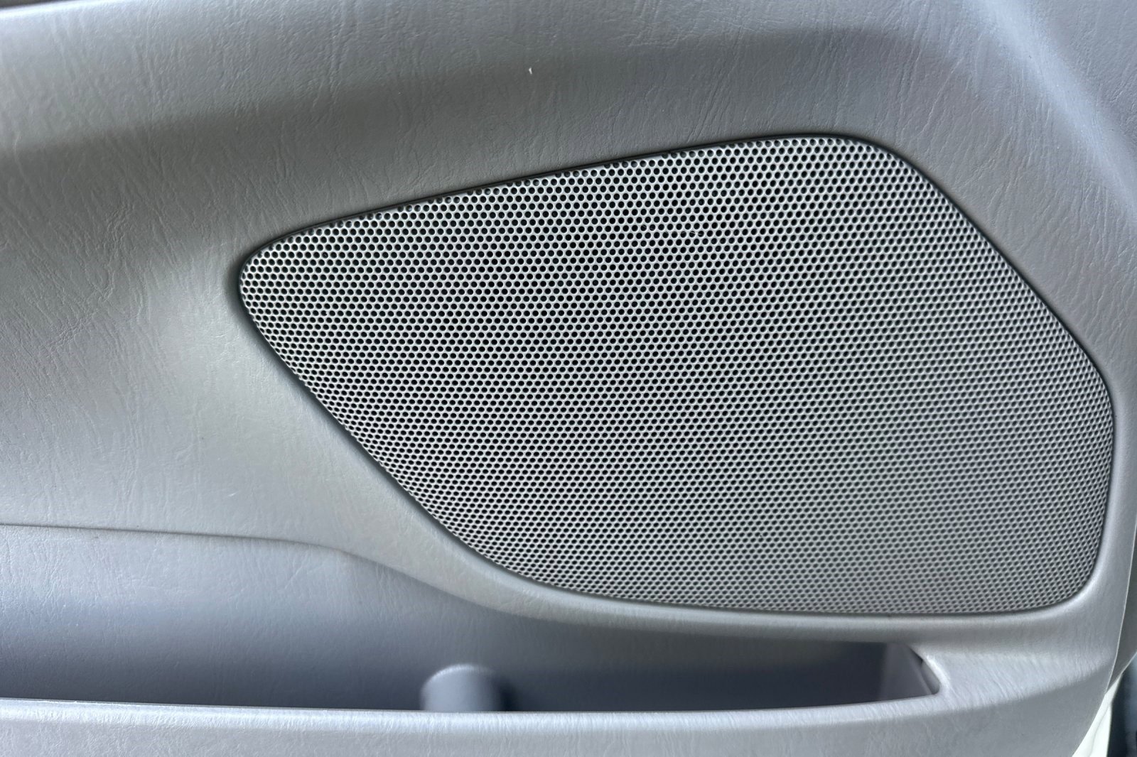 Used 2004 Toyota Camry LE image 38