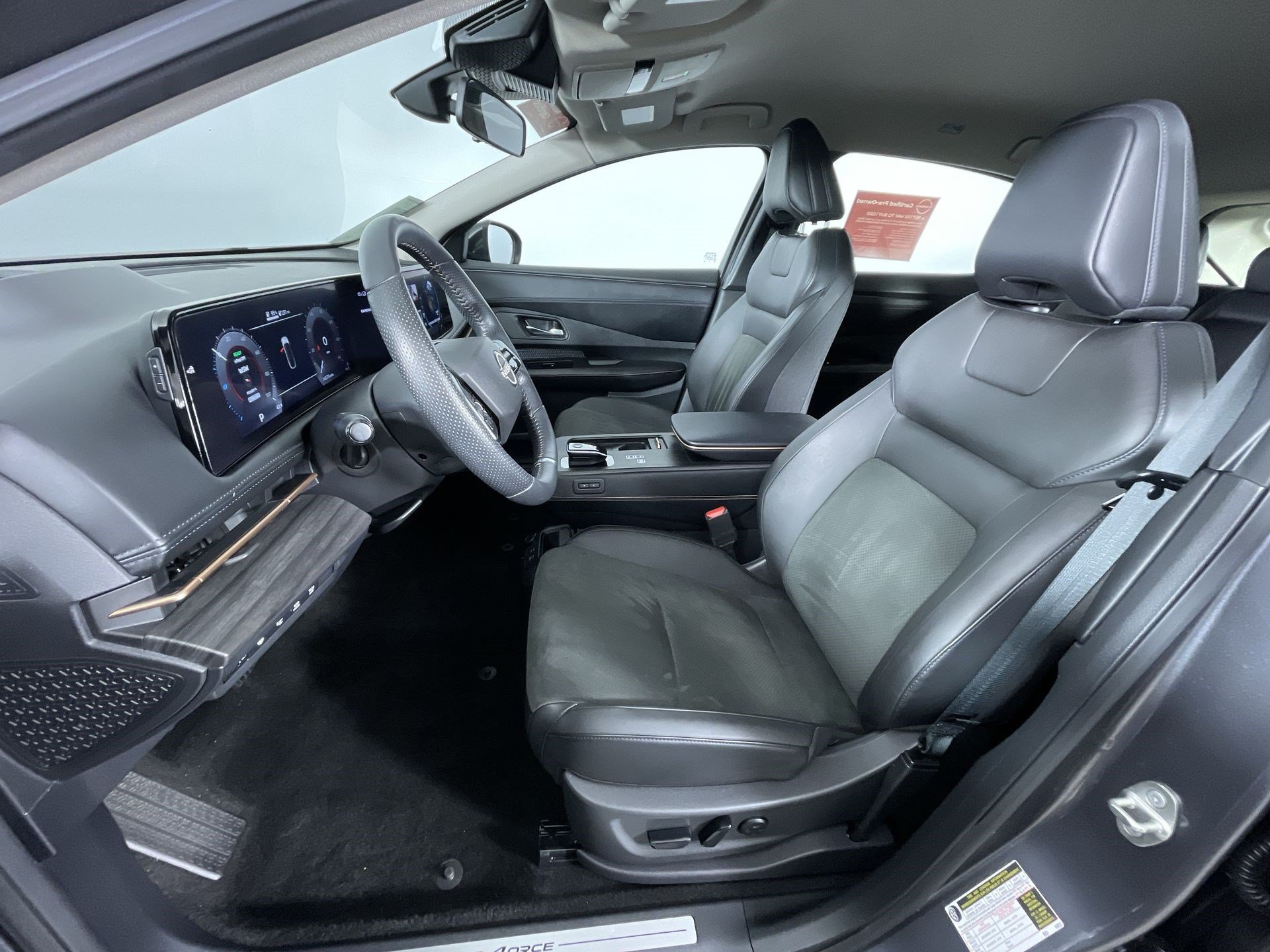 Certified 2024 Nissan Ariya AWD image 15