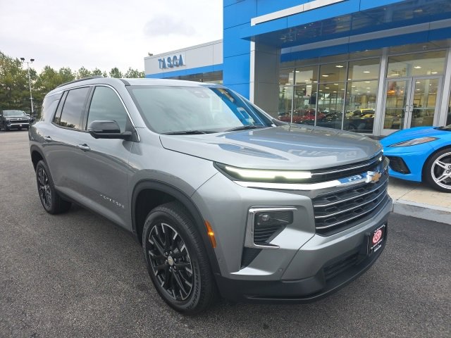 New 2026 Chevrolet Traverse LT image 1