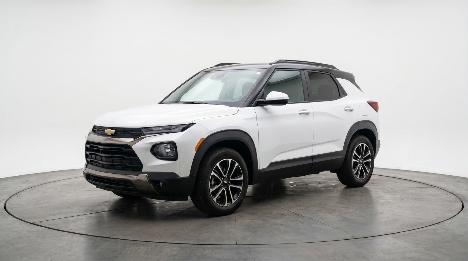 Used 2025 Chevrolet TrailBlazer LT FWD image 3