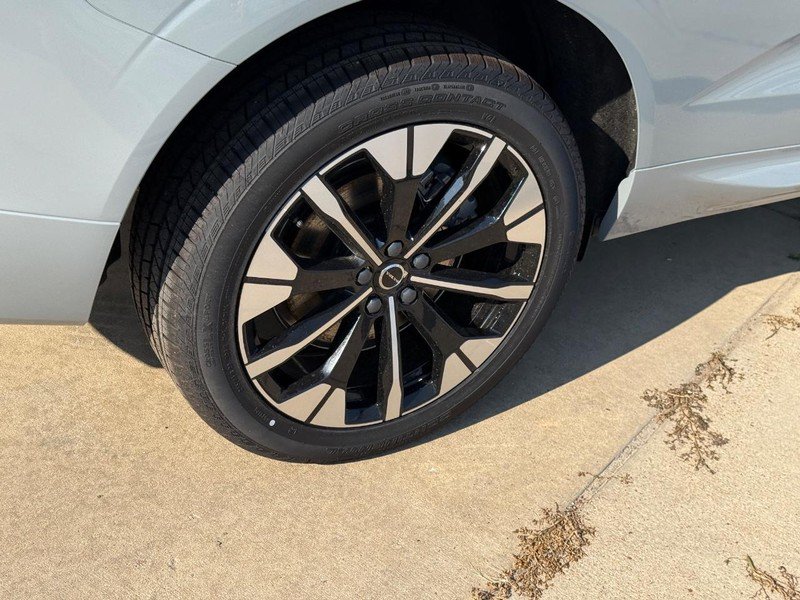 New 2026 Volvo XC60 T8 Plus w/ Protection Package Premier AWD/4WD image 4