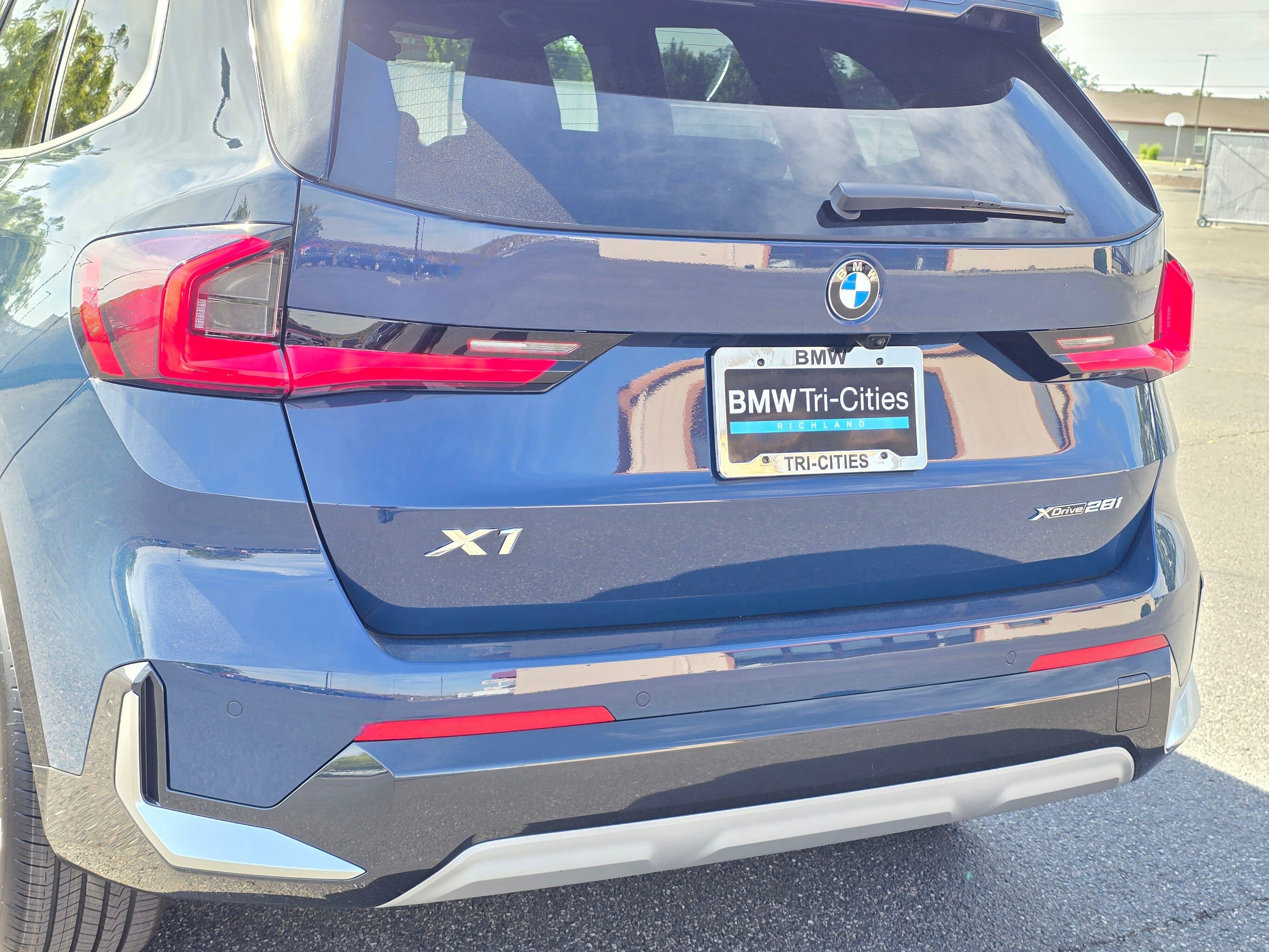New 2026 BMW X1 xDrive28i w/ Technology Package AWD/4WD image 7