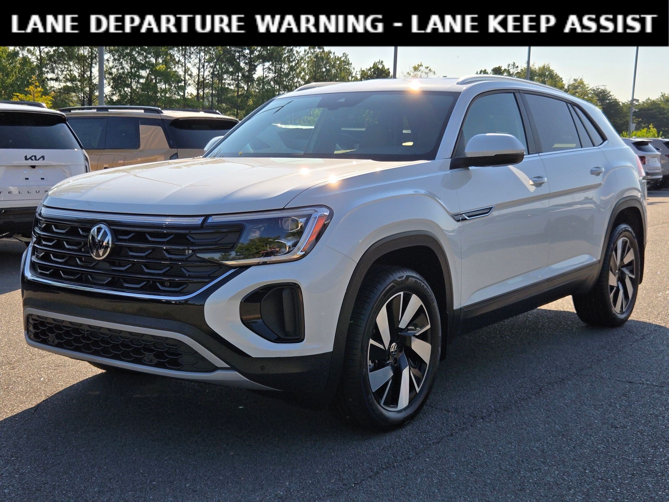 Used 2026 Volkswagen Atlas Cross Sport SE FWD image 3