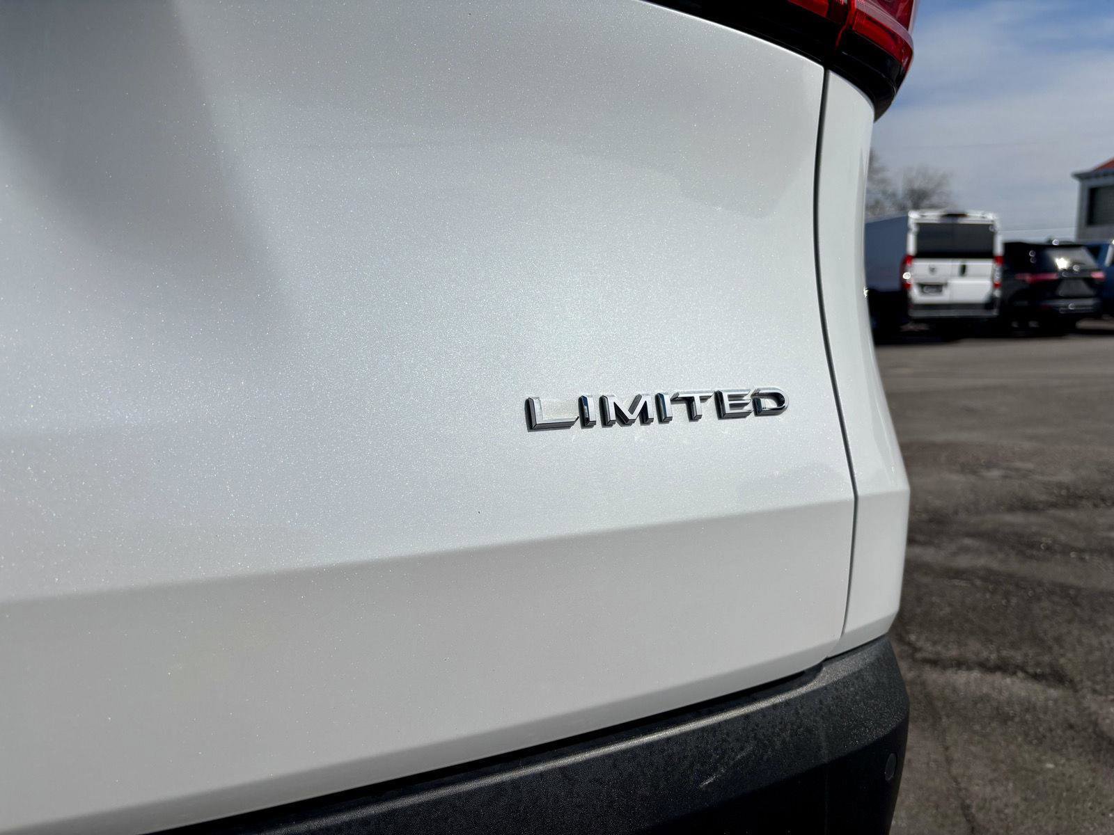 Used 2024 Toyota Grand Highlander Limited AWD/4WD image 22