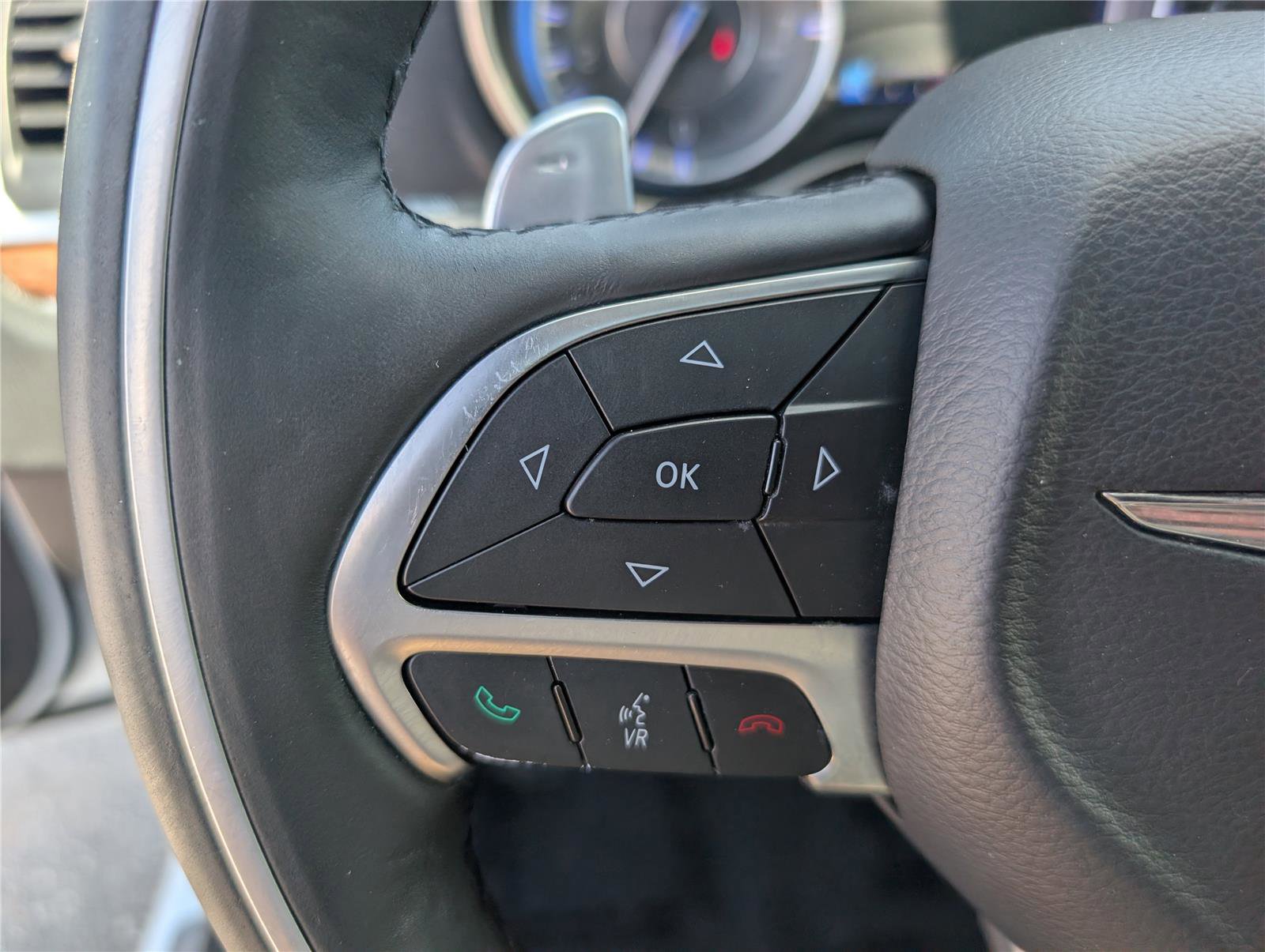 Used 2016 Chrysler 300 C Platinum w/ Safetytec Plus Group AWD/4WD image 26