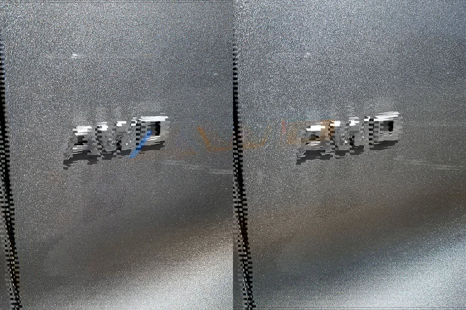 Used 2023 Cadillac XT4 Premium Luxury image 7