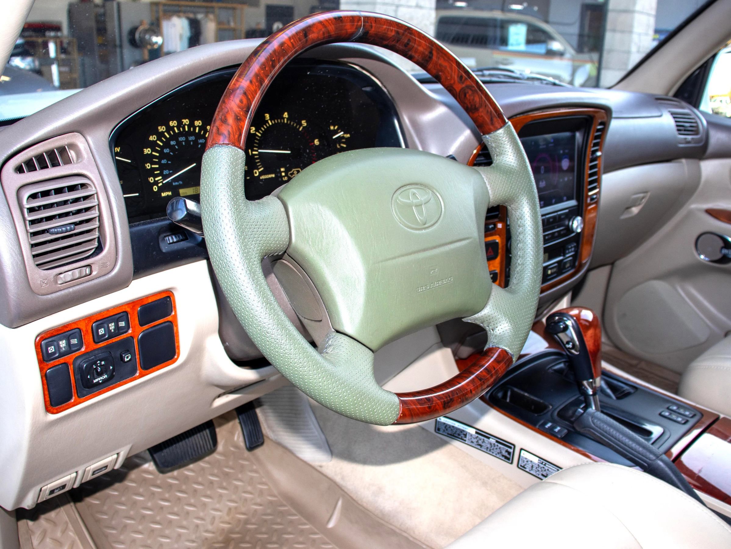 Used 2001 Lexus LX 470 4WD image 14