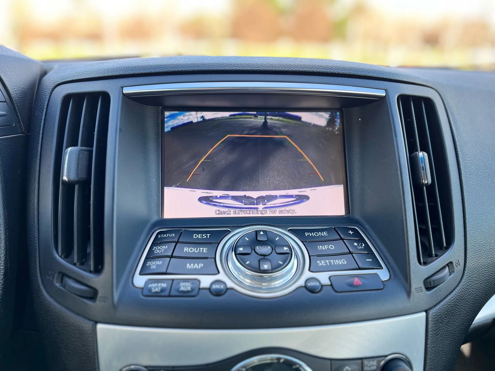 Used 2014 INFINITI Q60 Journey w/ Premium Package image 17