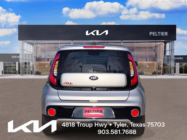 Used 2018 Kia Soul ! FWD image 5