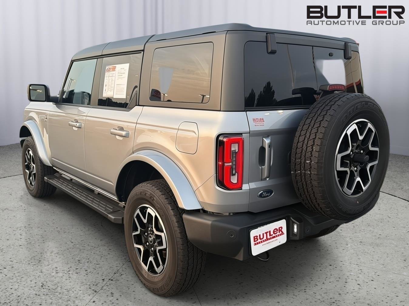 Used 2024 Ford Bronco Outer Banks AWD/4WD image 4